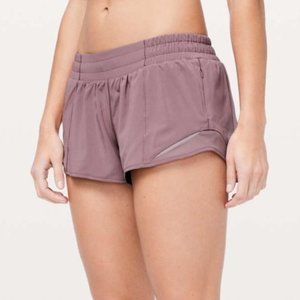 !!RARE!! LULULEMON HOTTY HOT 2.5 SHORTS SIZE 2